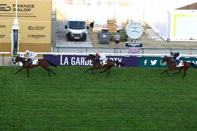 Photo d'arrivée de la course pmu PRIX DE MALLERET à LONGCHAMP le Vendredi 14 juillet 2023