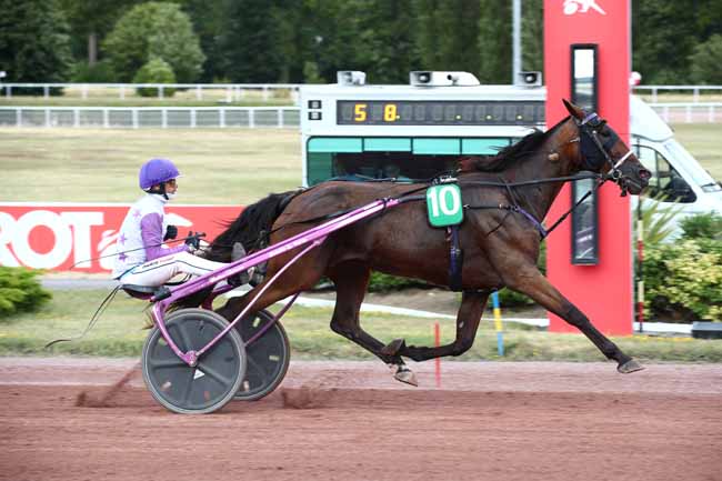 Photo d'arrivée de la course pmu PRIX DU PALAIS DE CHAILLOT à ENGHIEN le Samedi 15 juillet 2023