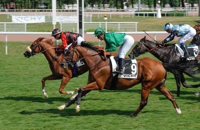 Photo d'arrivée de la course pmu PRIX DE CHOUVIGNY à VICHY le Jeudi 20 juillet 2023
