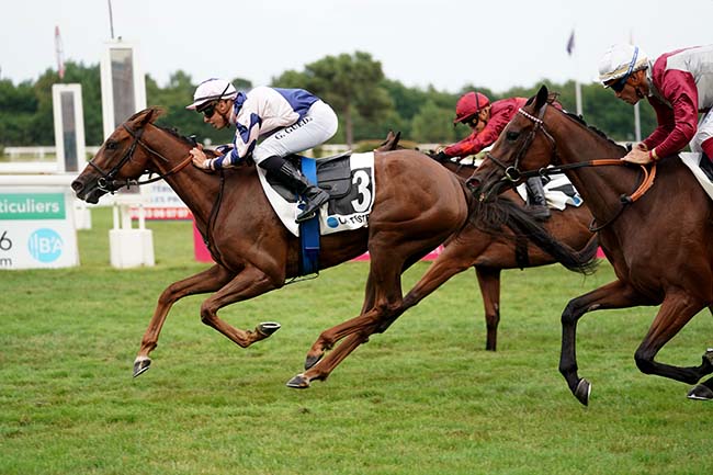 Photo d'arrivée de la course pmu PRIX CAVALASSUR à LA TESTE DE BUCH le Dimanche 23 juillet 2023