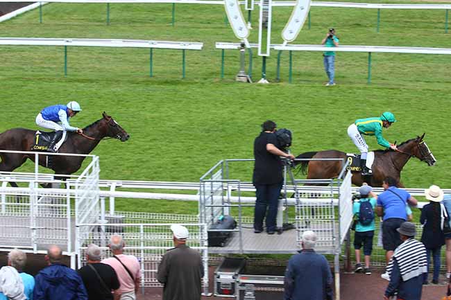 Photo d'arrivée de la course pmu PRIX DE LA BREVIERE à COMPIEGNE le Lundi 24 juillet 2023