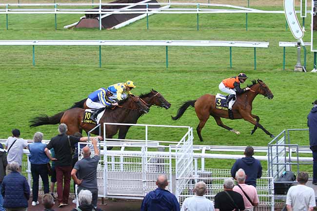 Photo d'arrivée de la course pmu PRIX DE LA FEDERATION REGIONALE DES COURSES DU NORD (PRIX DE L'AGGLOMERATION DE COMPIEGNE) à COMPIEGNE le Lundi 24 juillet 2023