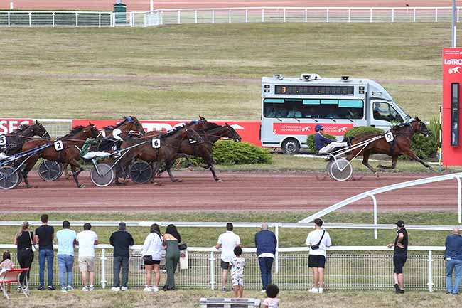 Photo d'arrivée de la course pmu PRIX DE LA HAUTE-MARNE à ENGHIEN le Mercredi 26 juillet 2023