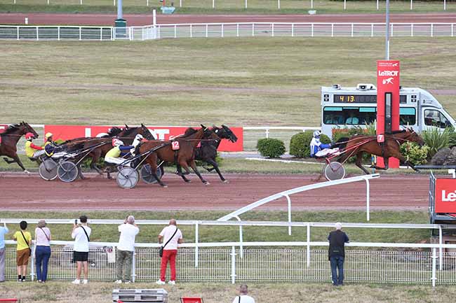Photo d'arrivée de la course pmu PRIX DE MARMAGNE à ENGHIEN le Mercredi 26 juillet 2023