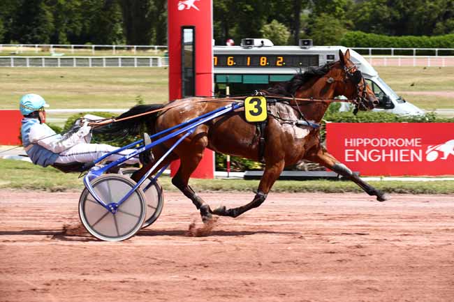 Photo d'arrivée de la course pmu PRIX DE SAINT-GERMAIN DES PRES à ENGHIEN le Dimanche 30 juillet 2023
