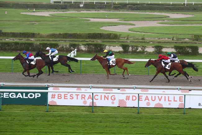Photo d'arrivée de la course pmu PRIX DE LA GRANDE VILLA à DEAUVILLE le Mardi 1 août 2023