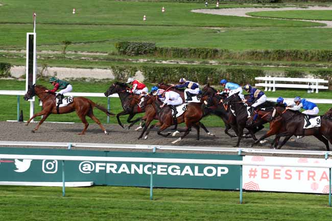 Photo d'arrivée de la course pmu PRIX DE LA VILLA MORS à DEAUVILLE le Mardi 1 août 2023