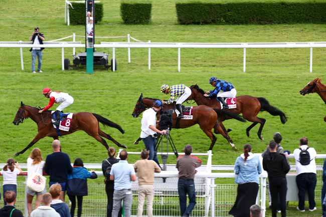 Photo d'arrivée de la course pmu PRIX VILLE DE BENERVILLE-SUR-MER (PRIX ALWAYS FAIR) à CLAIREFONTAINE le Mercredi 2 août 2023