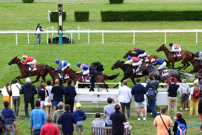 Photo d'arrivée de la course pmu PRIX VILLE DE VILLERVILLE (PRIX DE LA MARE AUX CANARDS) à CLAIREFONTAINE le Mercredi 2 août 2023