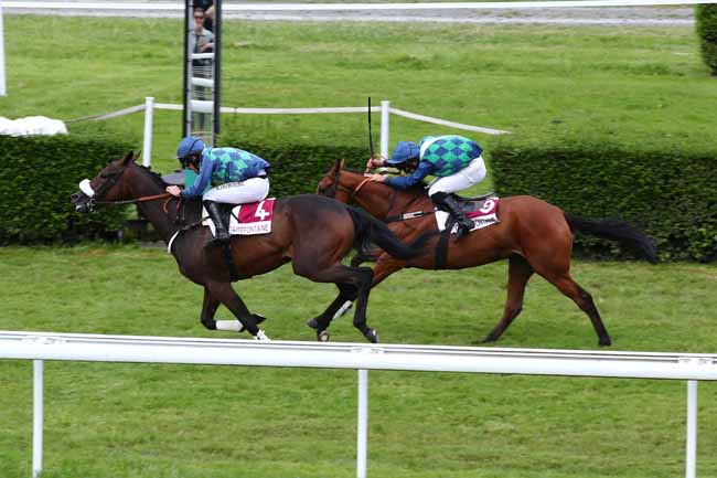 Photo d'arrivée de la course pmu PRIX ANNELYSE AUFFRET (PRIX DES ACONITES) à CLAIREFONTAINE le Lundi 7 août 2023