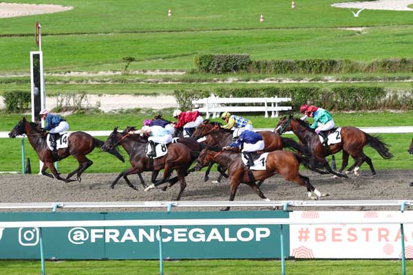 Photo d'arrivée de la course pmu PRIX CAVALASSUR (PRIX DU GRAND CANAL) à DEAUVILLE le Jeudi 10 août 2023