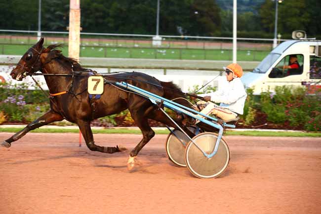 Photo d'arrivée de la course pmu PRIX HONFLEUR NORMANDY OUTLET (PRIX BRUNO COQUATRIX) à CABOURG le Vendredi 11 août 2023