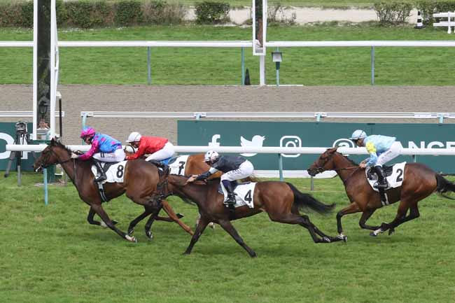 Photo d'arrivée de la course pmu PRIX DE LA REBOURSIERE à DEAUVILLE le Samedi 12 août 2023