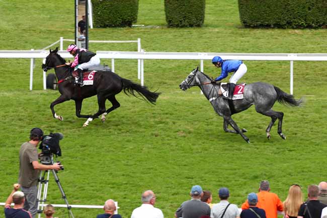 Photo d'arrivée de la course pmu PRIX HD LEGEND 76 (PRIX DES BUVEURS D'AIR) à CLAIREFONTAINE le Lundi 14 août 2023