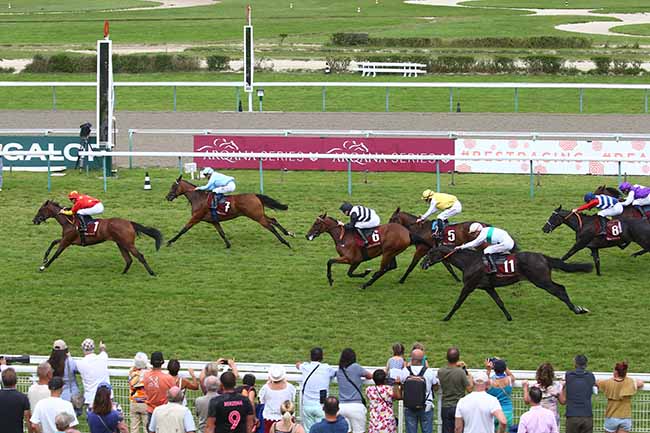 Photo d'arrivée de la course pmu ARQANA SERIES DES POULICHES à DEAUVILLE le Jeudi 17 août 2023