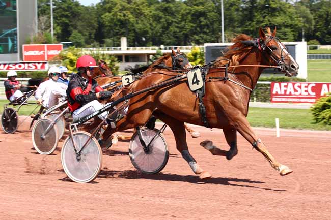 Photo d'arrivée de la course pmu PRIX DE SAINT-CERNIN à ENGHIEN le Jeudi 17 août 2023