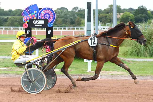 Photo d'arrivée de la course pmu PRIX DU CASINO PARTOUCHE DE PORNICHET à PORNICHET le Vendredi 18 août 2023