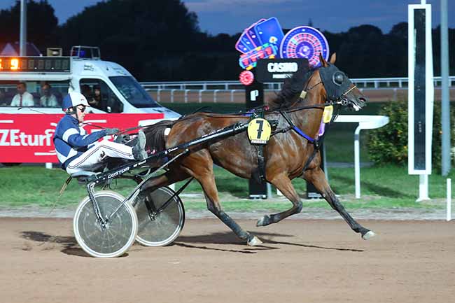 Photo d'arrivée de la course pmu PRIX D'ERBRAY à PORNICHET le Vendredi 18 août 2023