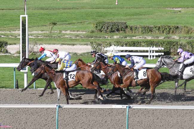 Photo d'arrivée de la course pmu PRIX DU MESNIL-EUDES à DEAUVILLE le Samedi 19 août 2023