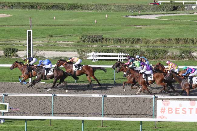 Photo d'arrivée de la course pmu PRIX DE SAINT-WANDRILLE à DEAUVILLE le Samedi 19 août 2023