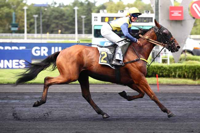 Photo d'arrivée de la course pmu PRIX LEGOUX-LONGPRE à PARIS-VINCENNES le Samedi 19 août 2023