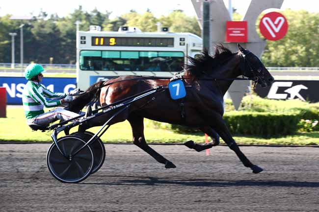 Photo d'arrivée de la course pmu PRIX PHAETON-CRITERIUM 4 ANS Q1 à PARIS-VINCENNES le Samedi 19 août 2023
