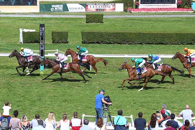 Photo d'arrivée de la course pmu PRIX DU PUBLIC DE LA VILLE DE DEAUVILLE 2023 (PRIX LADY BERRY) à CLAIREFONTAINE le Lundi 21 août 2023
