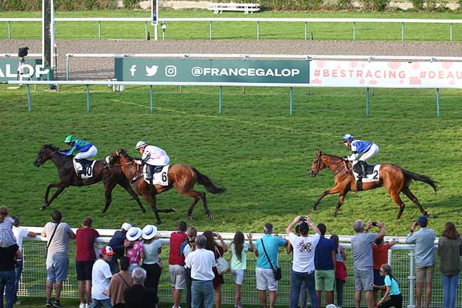Photo d'arrivée de la course pmu PRIX AU-DELA DES PISTES (PRIX DAUGER) à DEAUVILLE le Jeudi 24 août 2023