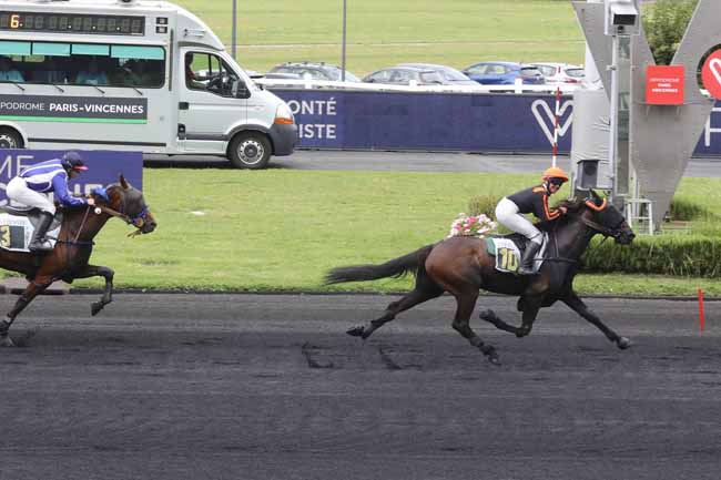 Photo d'arrivée de la course pmu PRIX ANDRE CHOISSELET à PARIS-VINCENNES le Lundi 28 août 2023
