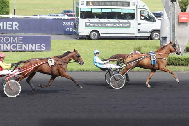 Photo d'arrivée de la course pmu PRIX DE SAINT-GALMIER à PARIS-VINCENNES le Mercredi 30 août 2023