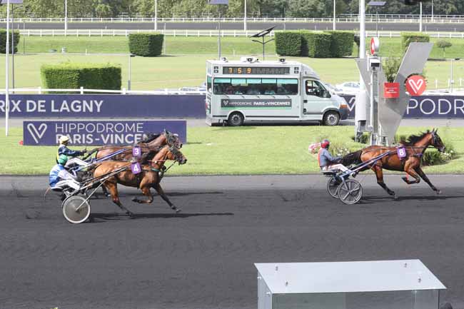 Photo d'arrivée de la course pmu PRIX DE LAGNY à PARIS-VINCENNES le Mercredi 30 août 2023