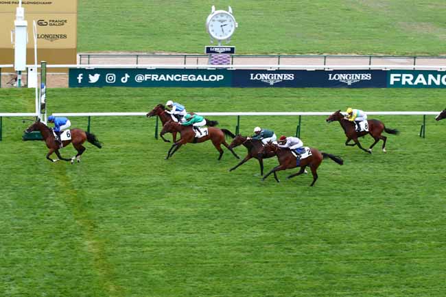 Photo d'arrivée de la course pmu PRIX DE LA CASCADE à LONGCHAMP le Jeudi 31 août 2023