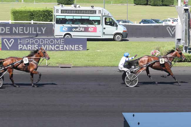 Photo d'arrivée de la course pmu PRIX DE NEUILLY à PARIS-VINCENNES le Samedi 2 septembre 2023