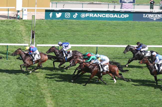 Photo d'arrivée de la course pmu PRIX DU MOULIN DE LONGCHAMP à LONGCHAMP le Dimanche 3 septembre 2023