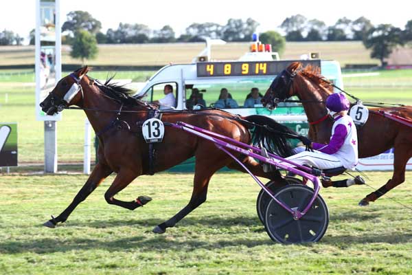 Photo d'arrivée de la course pmu PRIX OUEST FRANCE - PRIX PMU BAR DE L'ETOILE à CRAON le Lundi 4 septembre 2023