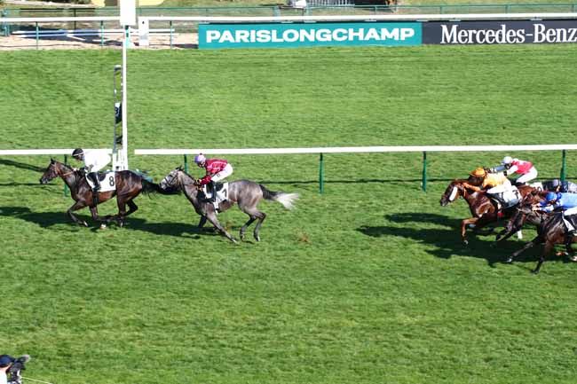 Photo d'arrivée de la course pmu PRIX DES PASSAGES FEYDEAU à LONGCHAMP le Jeudi 7 septembre 2023