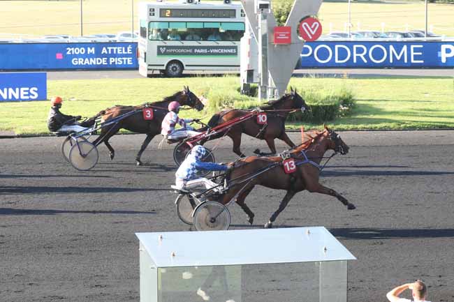 Photo d'arrivée de la course pmu PRIX DE BEZIERS à PARIS-VINCENNES le Jeudi 7 septembre 2023