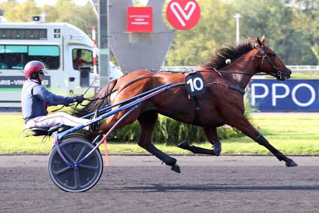 Photo d'arrivée de la course pmu PRIX KLYMENE à PARIS-VINCENNES le Vendredi 8 septembre 2023