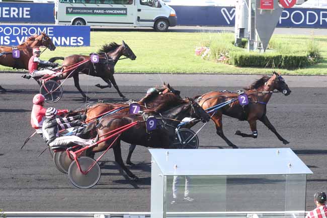 Photo d'arrivée de la course pmu PRIX DE FORMERIE à PARIS-VINCENNES le Samedi 9 septembre 2023