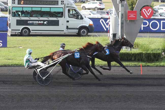 Photo d'arrivée de la course pmu PRIX DE LA GARENNE-COLOMBES à PARIS-VINCENNES le Dimanche 17 septembre 2023