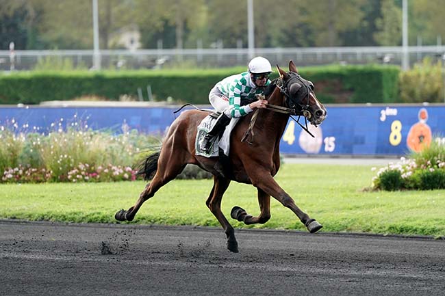 Photo d'arrivée de la course pmu PRIX ENIS à PARIS-VINCENNES le Mardi 19 septembre 2023