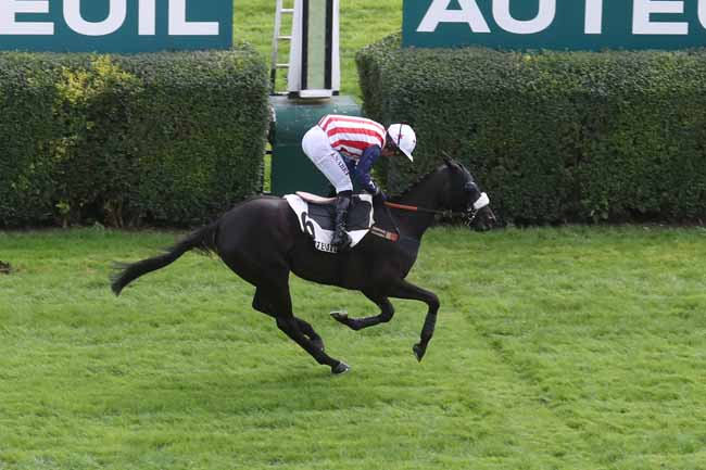 Photo d'arrivée de la course pmu PRIX DE THONON à AUTEUIL le Mardi 19 septembre 2023
