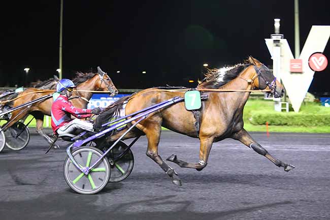 Photo d'arrivée de la course pmu PRIX LYRA à PARIS-VINCENNES le Vendredi 22 septembre 2023