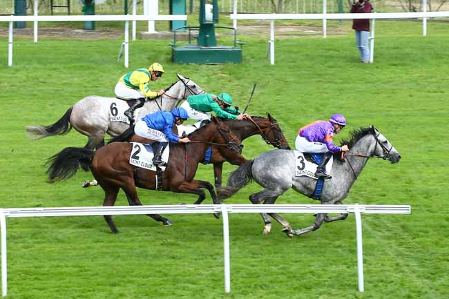 Photo d'arrivée de la course pmu PRIX TORNADO à SAINT CLOUD le Vendredi 22 septembre 2023