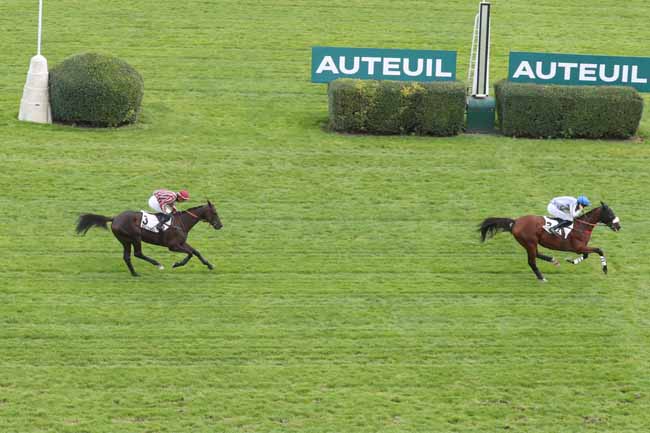Photo d'arrivée de la course pmu PRIX THE FELLOW - MARQUISE DE MORATALLA à AUTEUIL le Samedi 23 septembre 2023