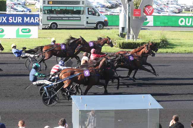 Photo d'arrivée de la course pmu PRIX PMU LE START AU PERREUX-SUR-MARNE (PRIX DE TAVERNY) à PARIS-VINCENNES le Dimanche 24 septembre 2023