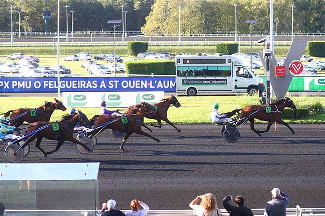 Photo d'arrivée de la course pmu PRIX PMU O FELGUEIRAS A SAINT-OUEN-L'AUMONE (PRIX JONEL CHYRIACOS) à PARIS-VINCENNES le Dimanche 24 septembre 2023