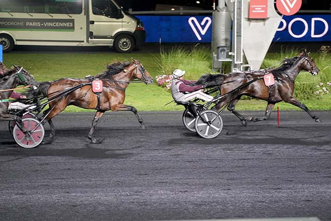Photo d'arrivée de la course pmu GRAND PRIX DE L'UET - ELIMINATOIRE à PARIS-VINCENNES le Vendredi 29 septembre 2023