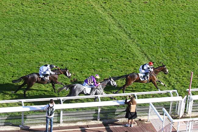 Photo d'arrivée de la course pmu PRIX PIOMARES à AUTEUIL le Mardi 3 octobre 2023