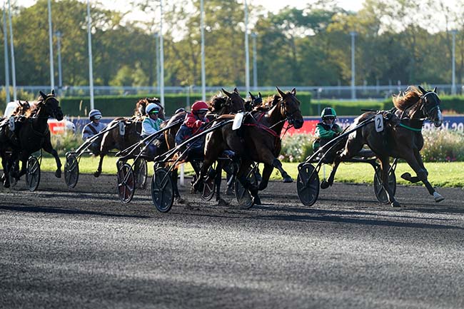 Photo d'arrivée de la course pmu PRIX ALDEBARAN à PARIS-VINCENNES le Mardi 3 octobre 2023